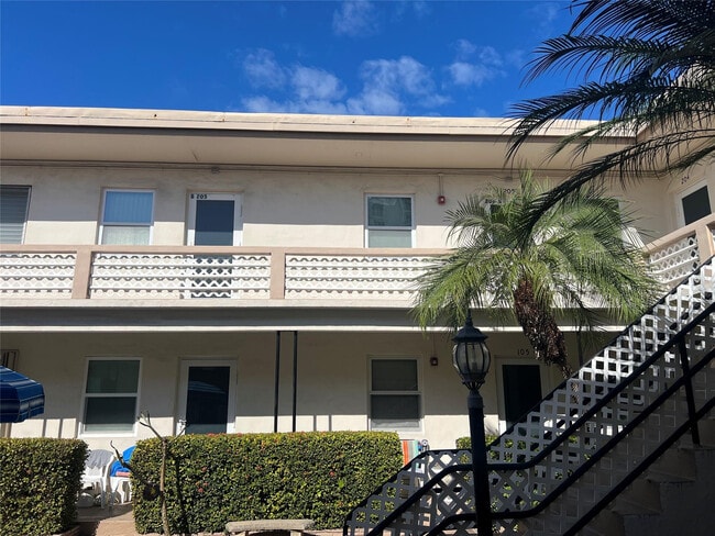 Building Photo - 1315 N Ocean Dr Unit 205