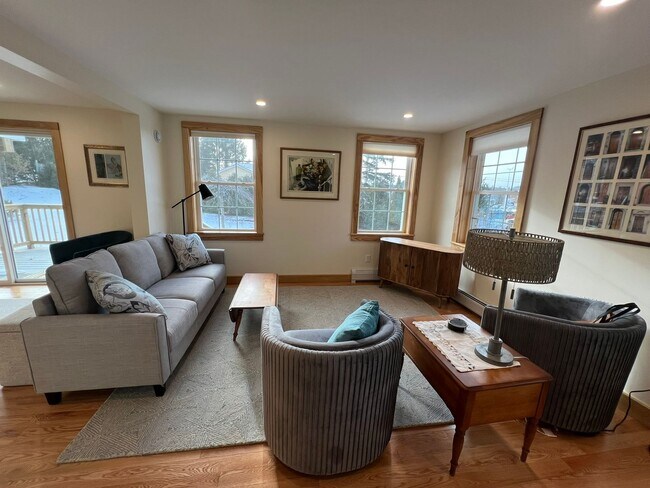 Photo - 67 Lower Hyde Park Unit A