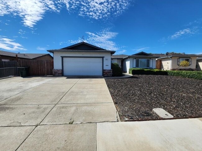 Building Photo - 324 Brookside Dr Rental