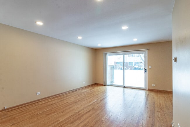 Photo - 416 Swallow Ln