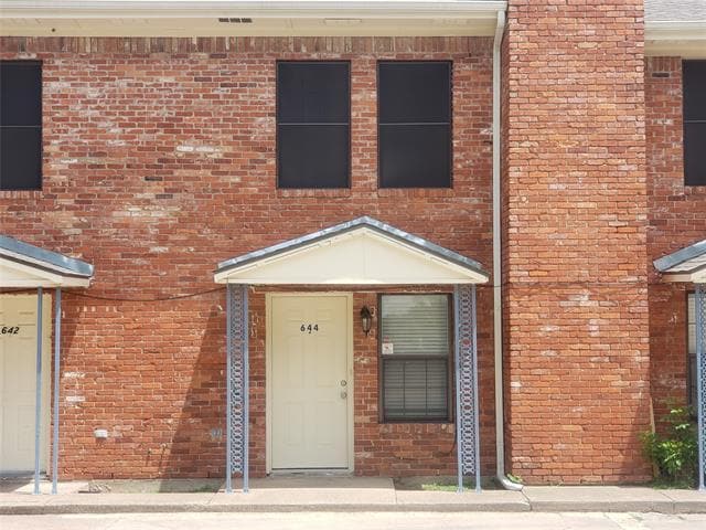 Photo - 644 S Rogers Rd