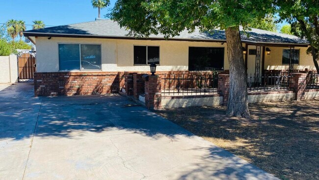 Photo - 1418 E Williams St