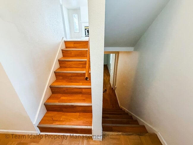 Photo - 562 Deer Meadow Ct