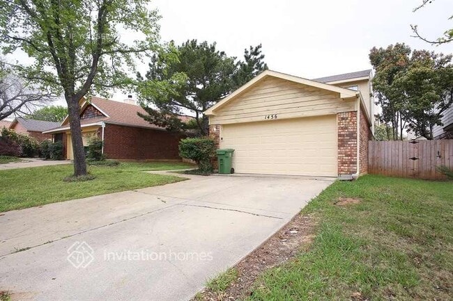 Photo - 1456 Thistlewood Ln