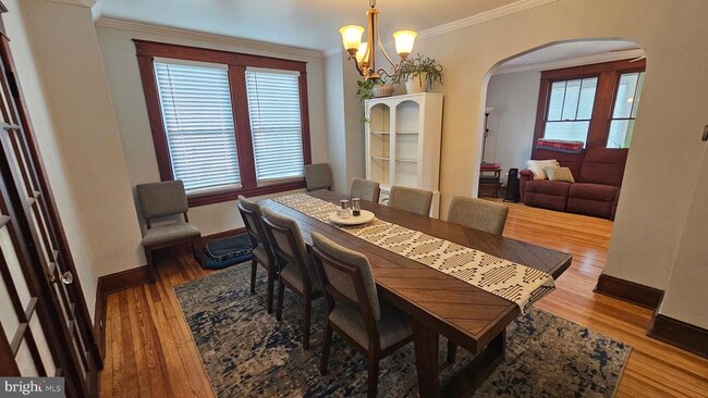 Photo - 205 3rd Ave SW