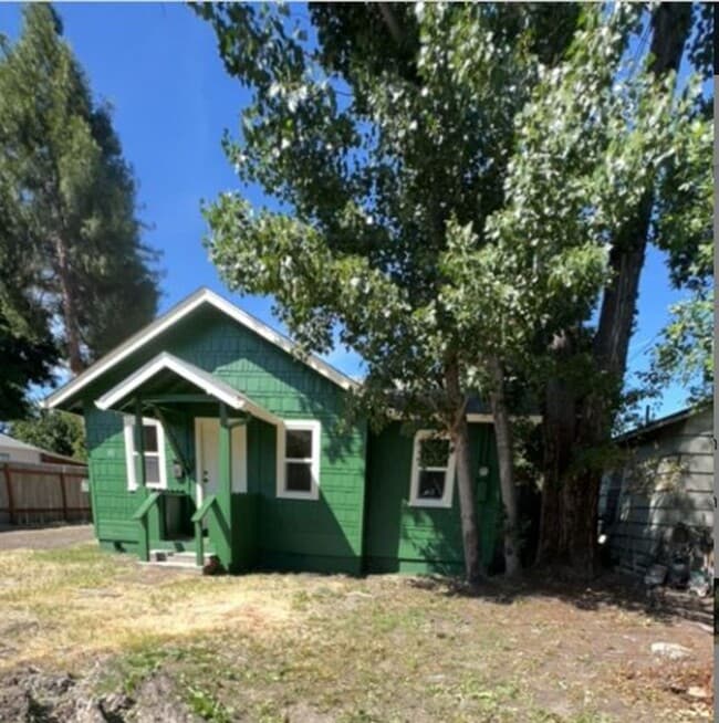 Photo - 610-612 SE Riverside Ave Apartamento Unidad 612