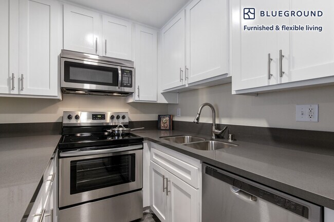 Photo - 2039 N Las Palmas Ave Unit FL2-ID117
