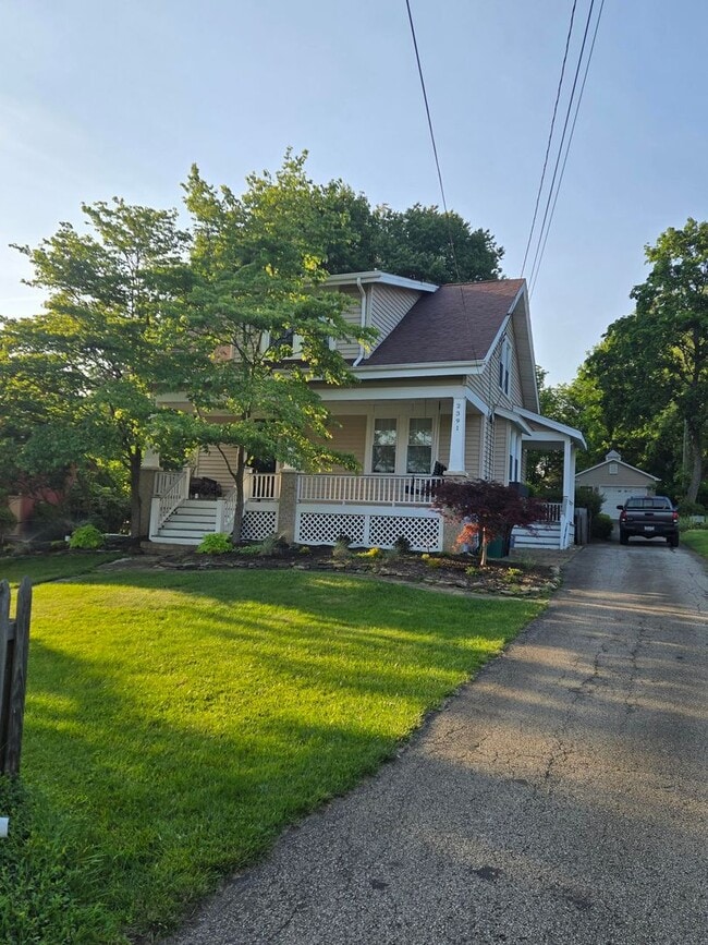 Charming 3-Bedroom Home in Desirable Allis... - Charming 3-Bedroom Home in Desirable Allis...