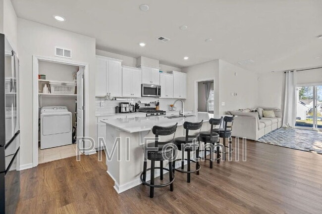 Photo - 18045 Stark Wy