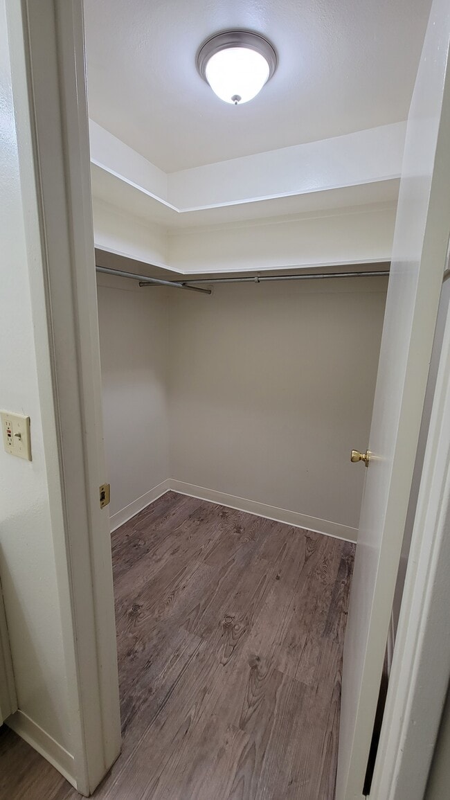 Photo - Governor's Square Apartments