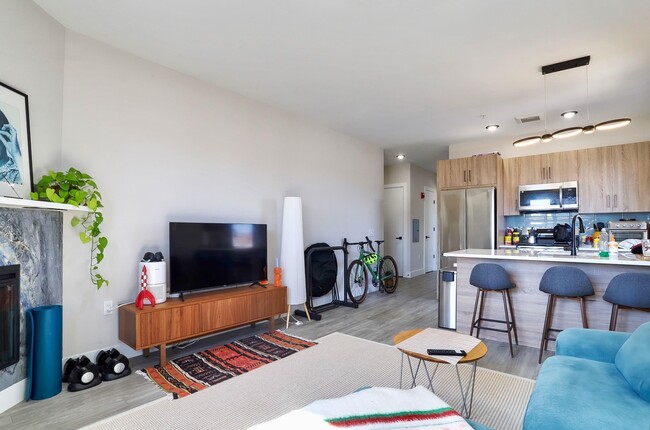 Building Photo - 212 70th St Unit 304