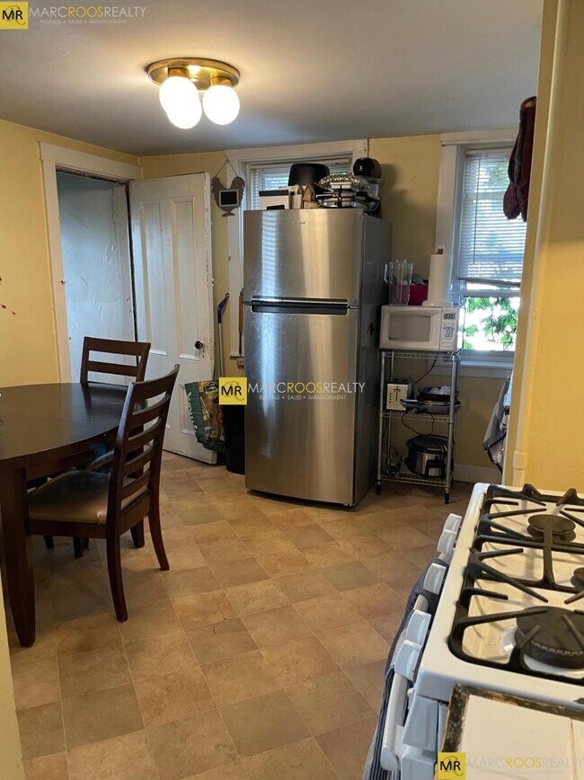Photo - 337 Dorchester St Unit 1