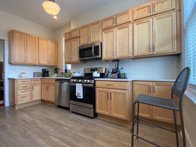 Photo - 4351 N Hermitage Ave Unidad 2N