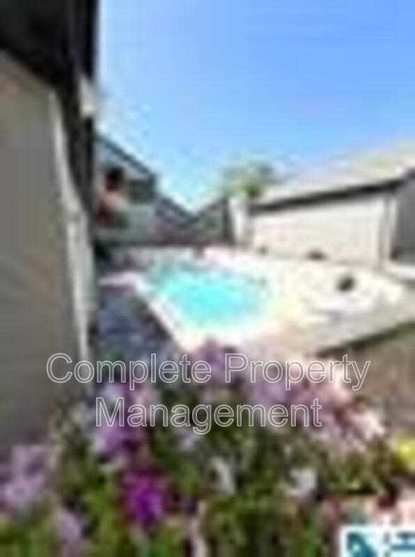 Photo - 3350 Altamont Rd