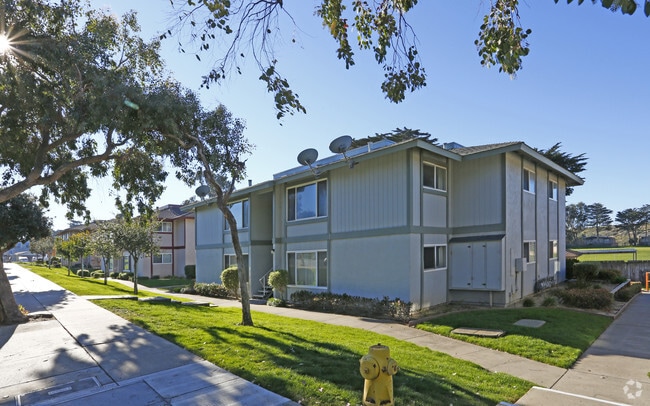 Marina Del Sol Apartments
