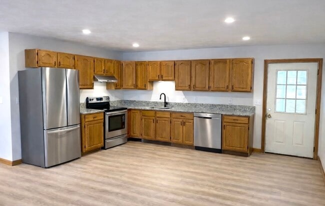 Building Photo - 28 South Ave