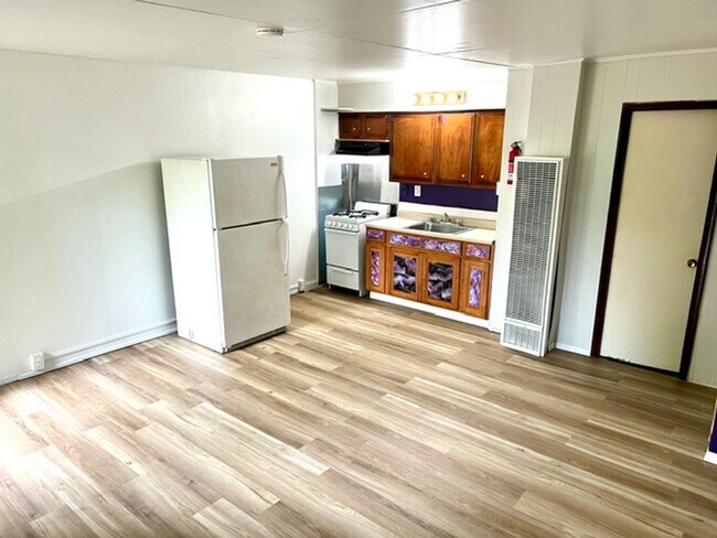 2301 Roosevelt Dr Unit #6