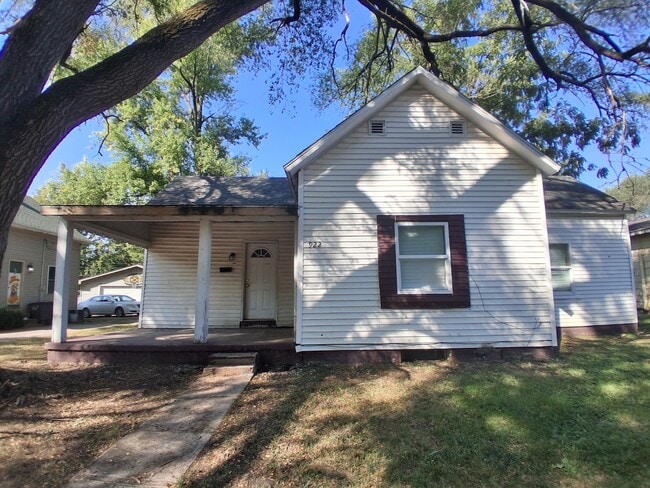 Building Photo - 922 Martin-