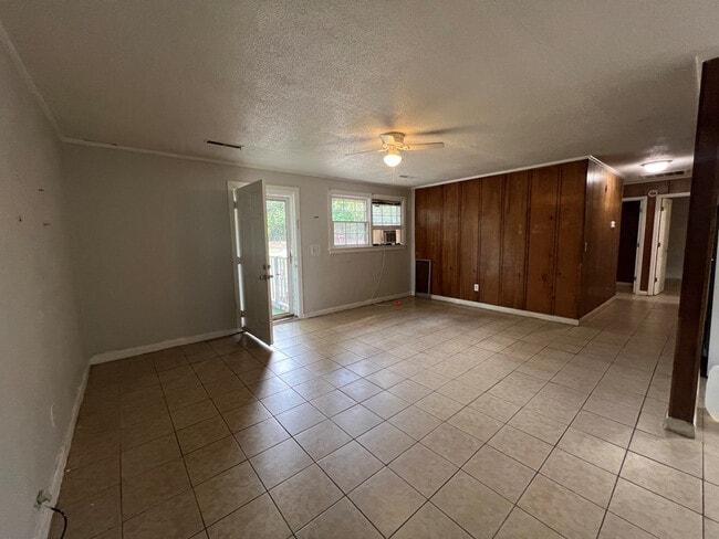 Photo - 1900 River Birch Dr