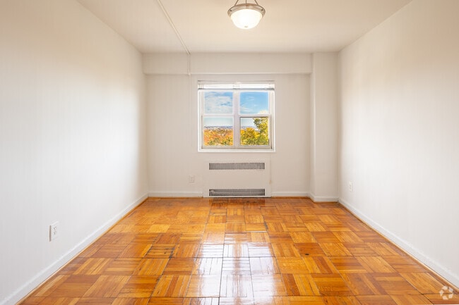 2BR, 1BA - 977SF - Second Bedroom - Skyline Towers