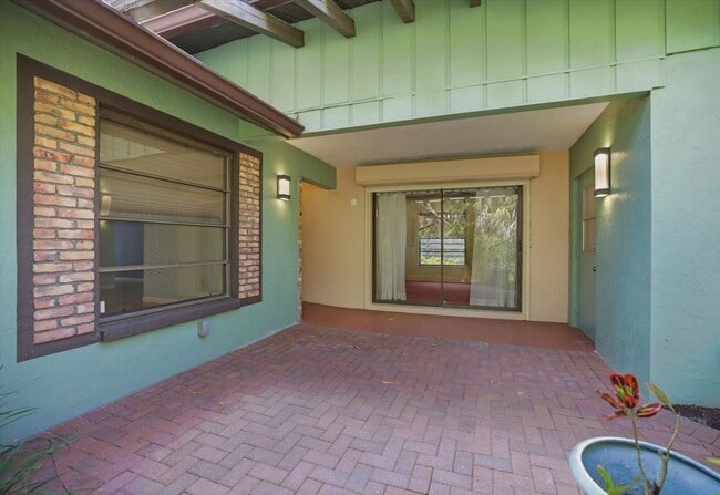 Photo - Pet-Friendly, 3bd/3bth with Bonus Outbuilding in North Sarasota