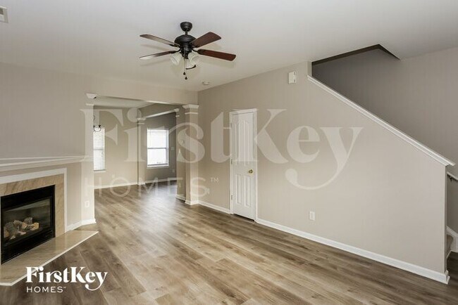 Photo - 511 Galesburg Dr