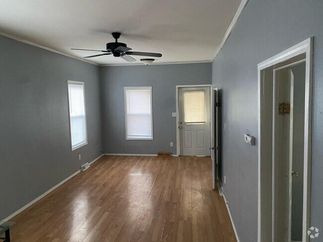 Building Photo - 813 S Mason St Rental