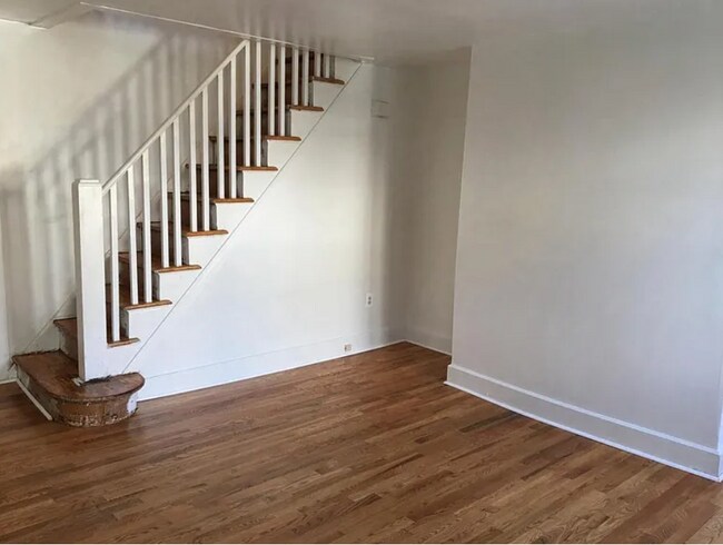 Photo - 158 Dupont St