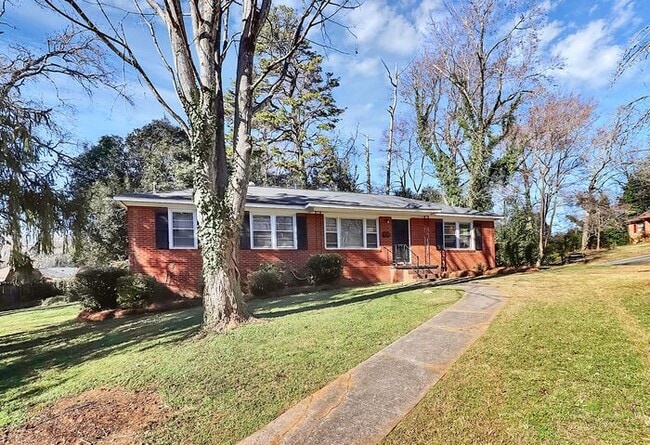 Photo - Charming 3BD/1BA Ranch Home