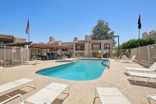 Photo - 205 N 74th St
