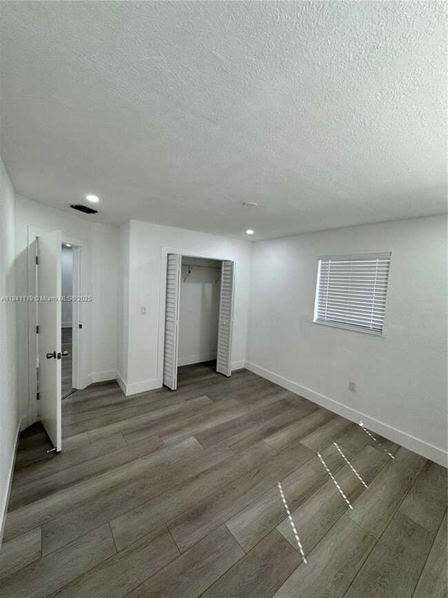 Building Photo - 1829 NW 46th St Unit 2 Rental