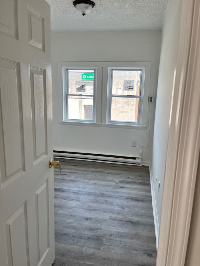 Photo - 4944 N Broad St Unit 3F