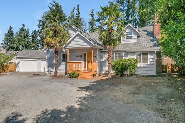 Building Photo - Updated Renton Retreat with Bonus Room, Fe... Rental