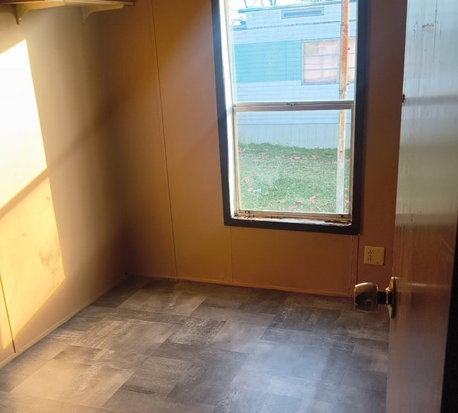 Photo - 615 S Bell St