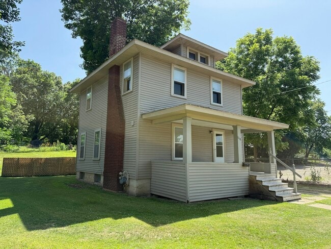 Building Photo - 518 Crowell St
