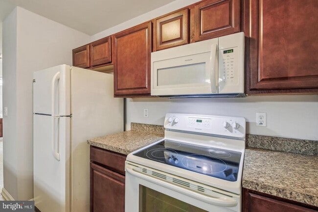 Photo - 102 Hunter's Way