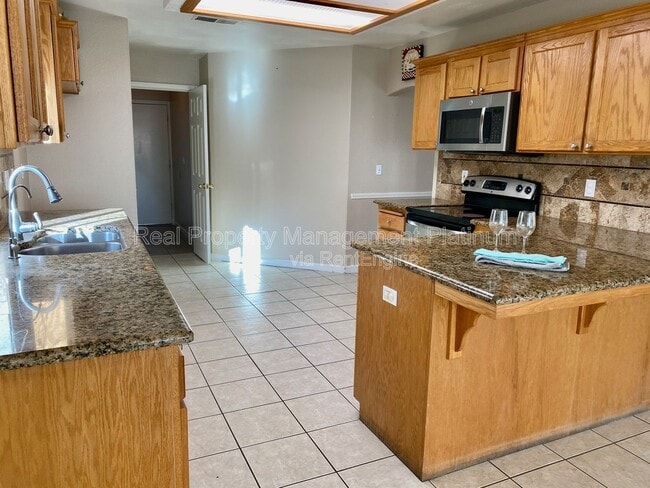 Photo - 6684 N Western Ave