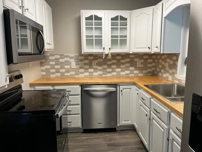 Photo - 416 Stillwater Ave W