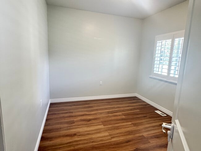 Photo - 588 S 350 E