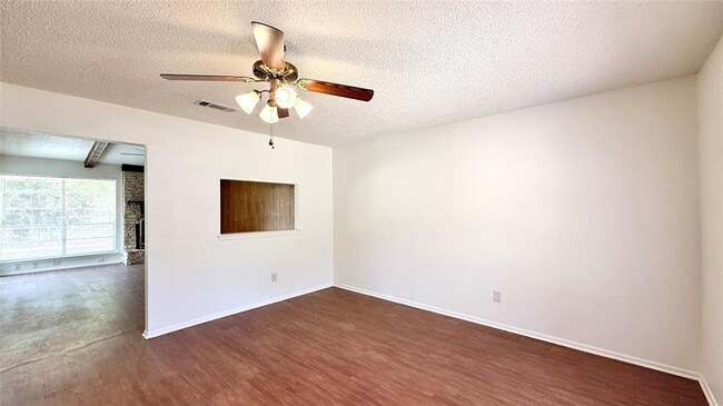 10105 Oak Hollow Dr