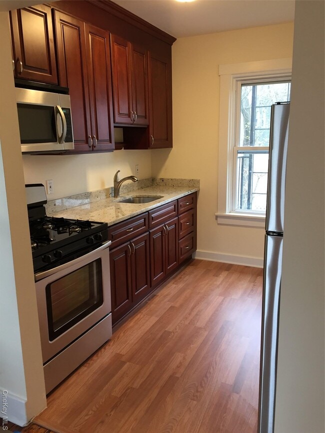 Building Photo - 8 Parkway Terrace Unit 2