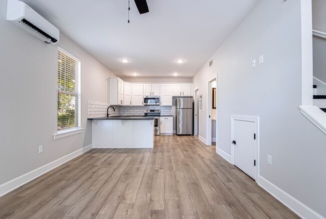 Photo - 1 Bed 1.5 Bath Luxury Energy Efficient Townhome - Rockwater Village