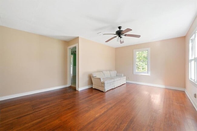 Photo - 300 Colson Ave