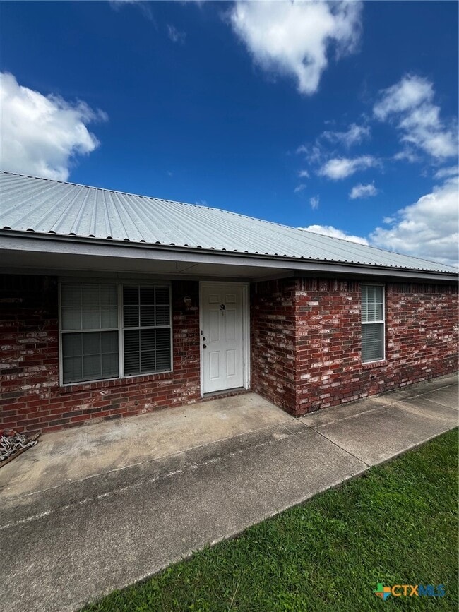 Photo - 805 E Ave I