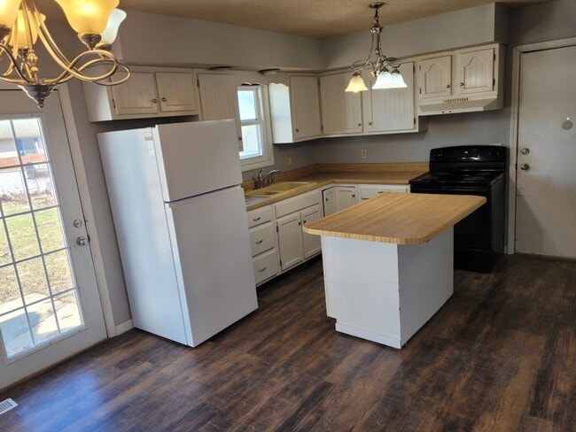 Photo - Beautiful 3br Home Near Park!