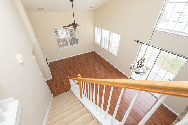 Photo - 726 Windcroft Cir NW