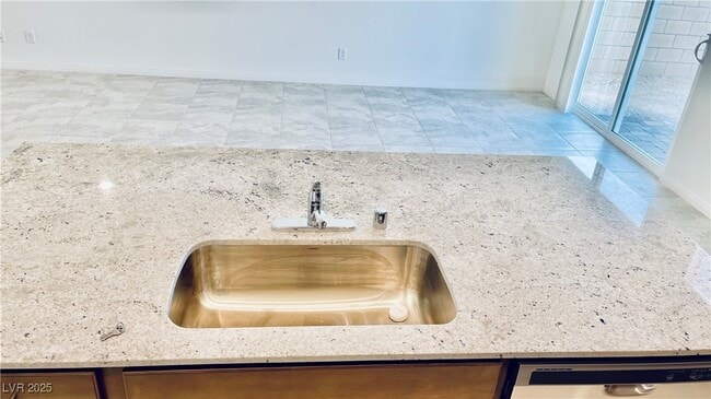 Building Photo - 8736 Victoria Pk St