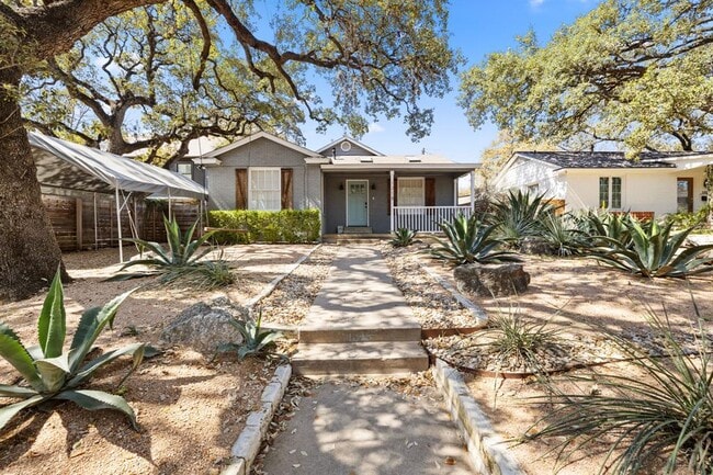 Photo - 1318 Bonham Terrace Casa