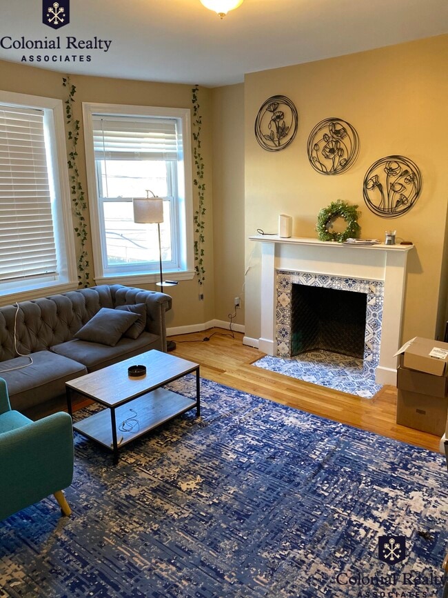 Building Photo - 17 Highgate St Unit 4