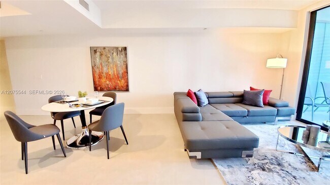 Photo - 1010 Brickell Ave Unidad 2511